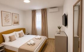 Hostel Oltenia